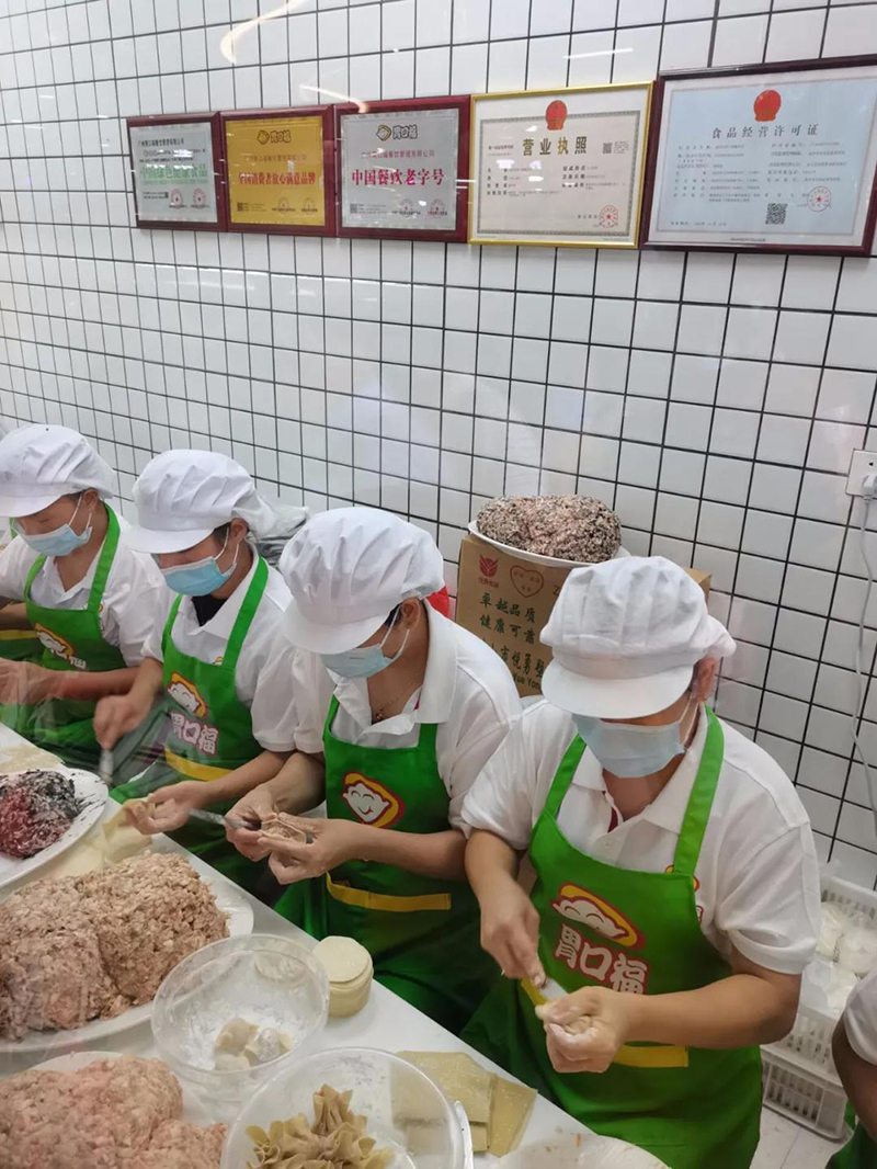 胃口福餃子云吞?hào)|方市場(chǎng)店開業(yè)，數(shù)百市民排隊(duì)嘗鮮